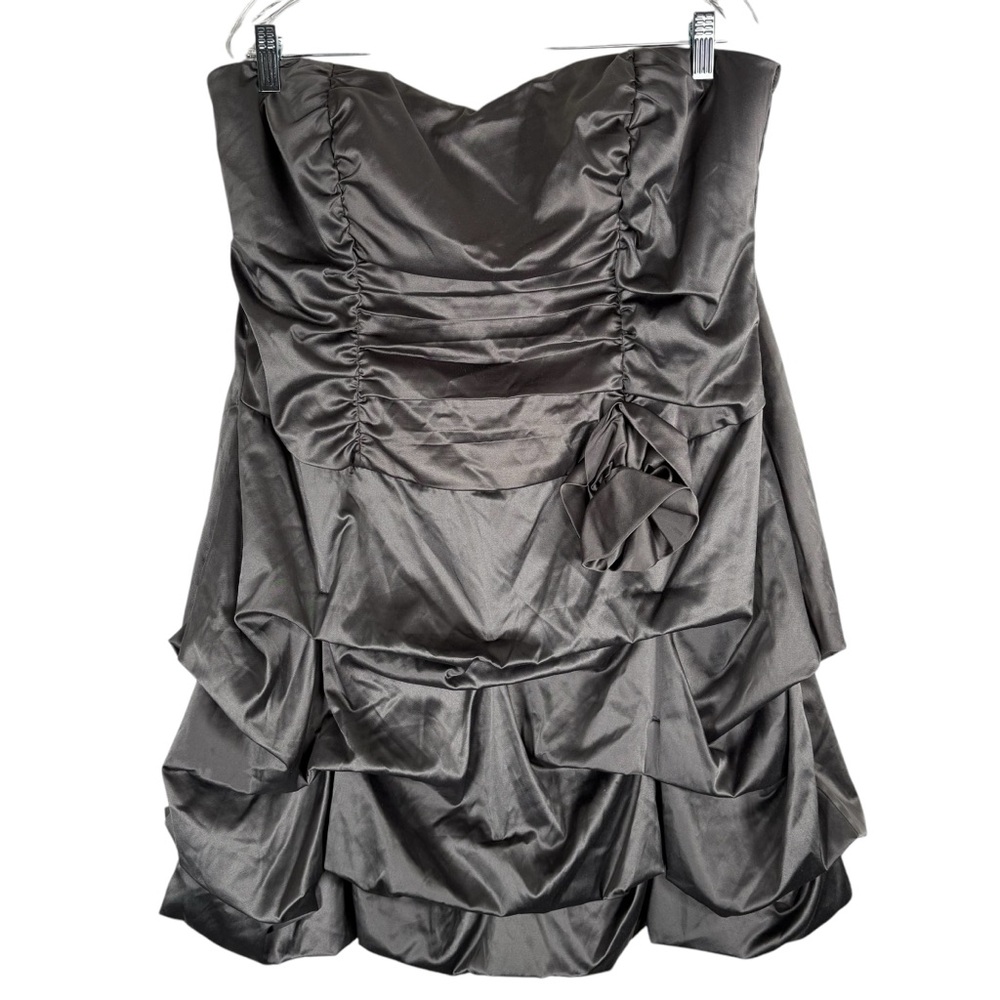 Torrid Women’s 16 Strapless Tiered Silver Gray Mini Dress Chic Flower Rhinestone